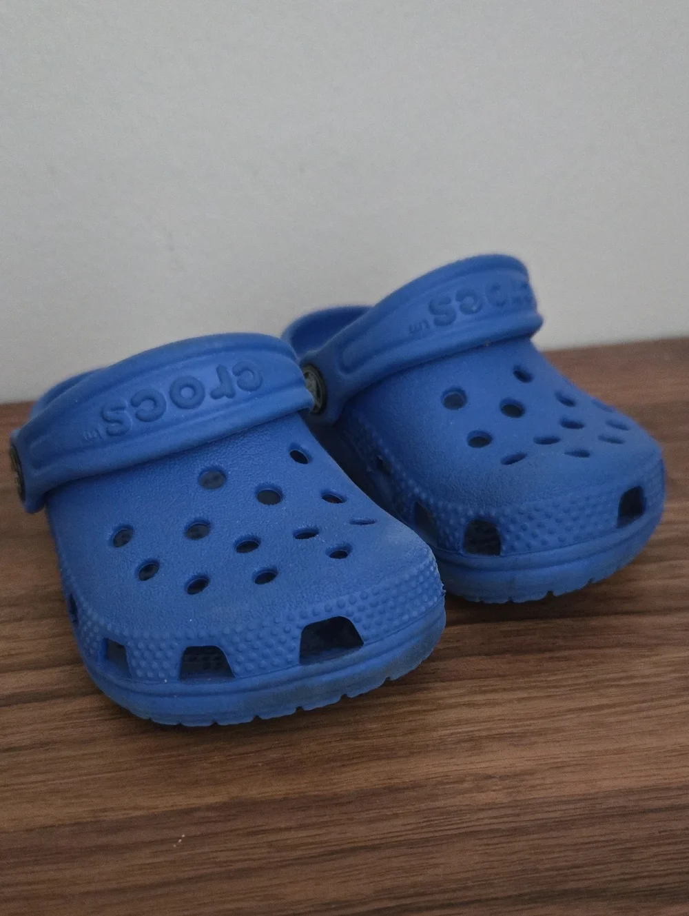 CROCS Infant Kids Classic Clog in Royal Blue